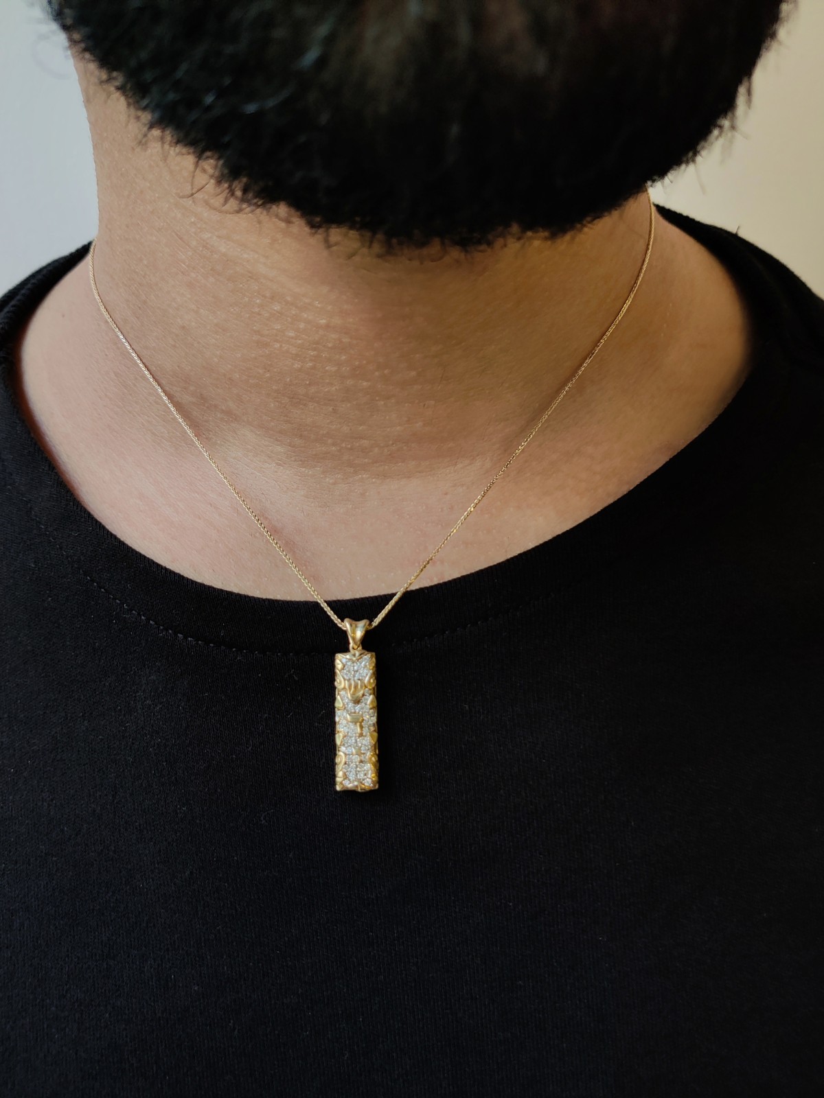 תליון יהלומי זהב מזוזה יפה , מתנות ט"ו באב , יהודה ישראלי